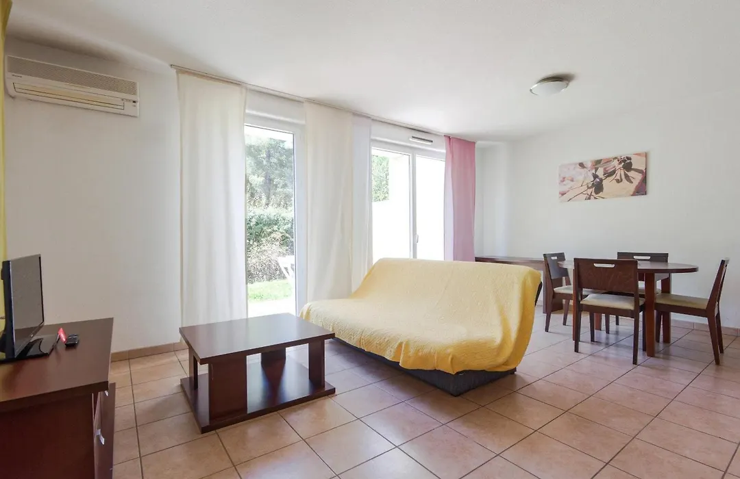 Comfort Aparthotel Six-Fours-1